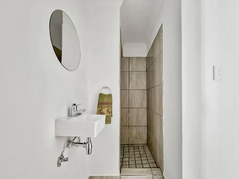 Cosy B&B At The Foothills Of Table Mountain-Secure Cape Town South Africa