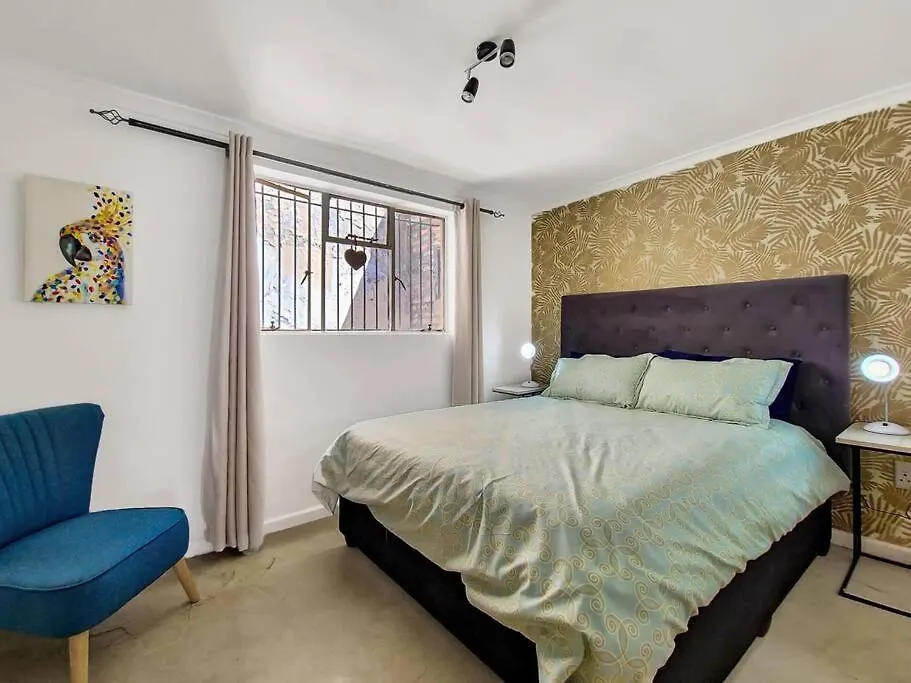 Inn Cosy B&B At The Foothills Of Table Mountain-Secure Cape Town
