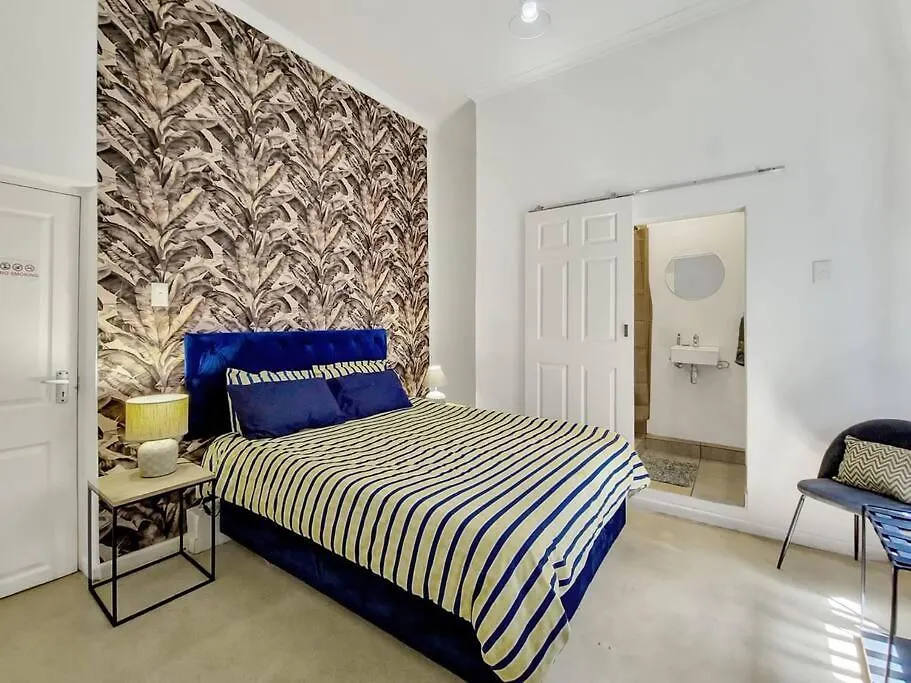 Cosy B&B At The Foothills Of Table Mountain-Secure Cape Town