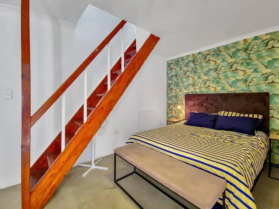 Inn Cosy B&B At The Foothills Of Table Mountain-Secure Cape Town