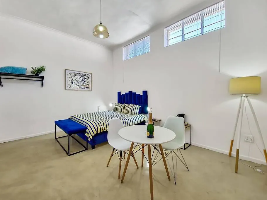 Cosy B&B At The Foothills Of Table Mountain-Secure Cape Town Inn