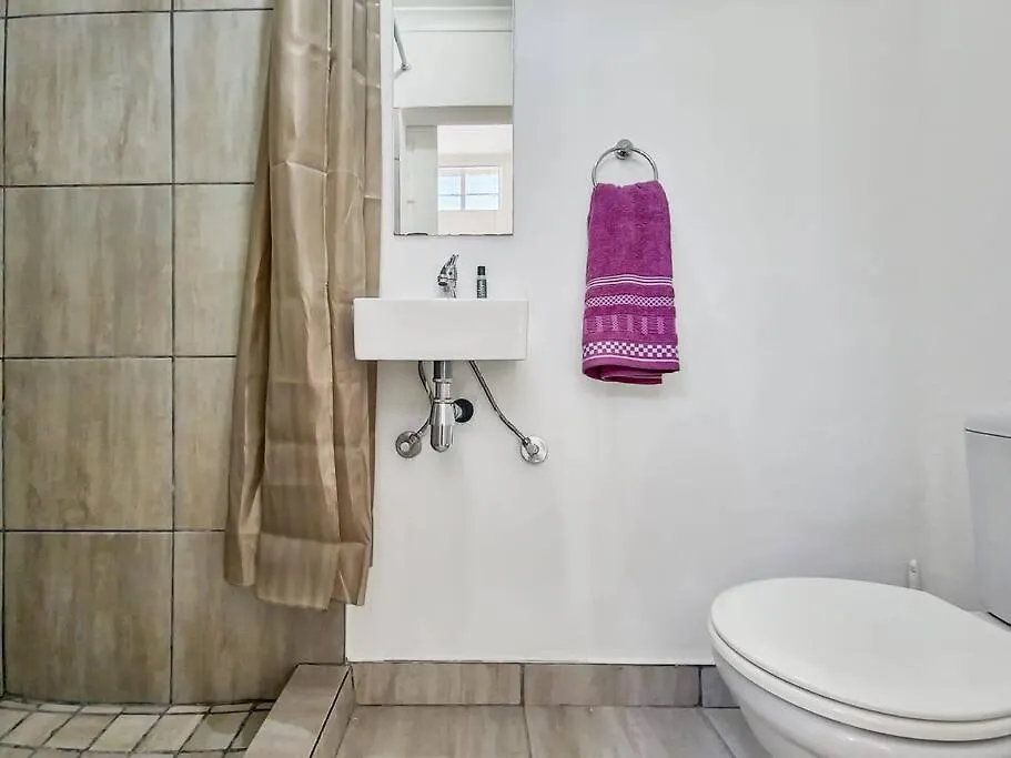 Cosy B&B At The Foothills Of Table Mountain-Secure Cape Town 0*,  South Africa