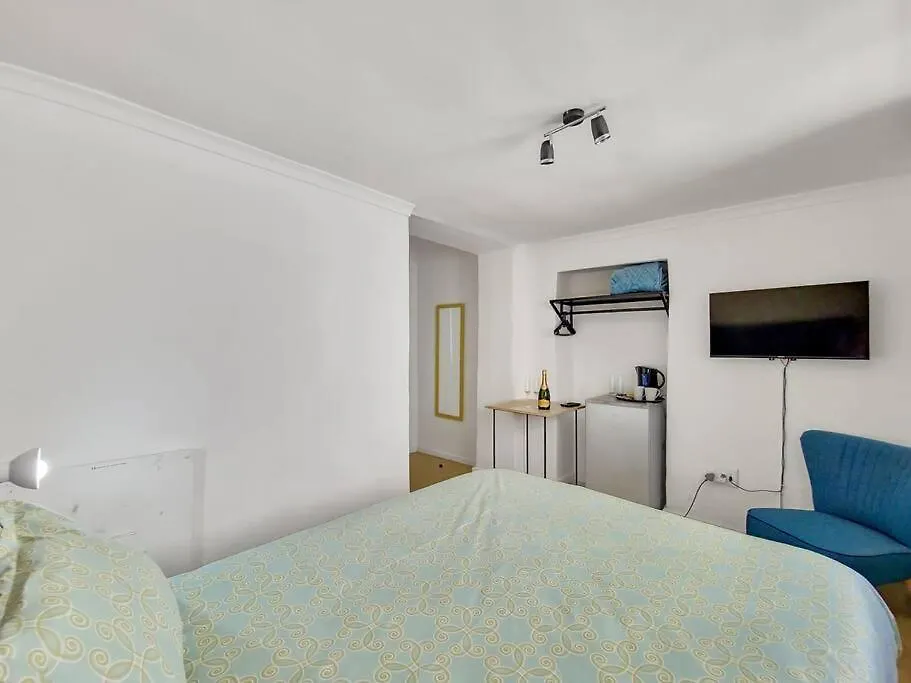 Cosy B&B At The Foothills Of Table Mountain-Secure Cape Town