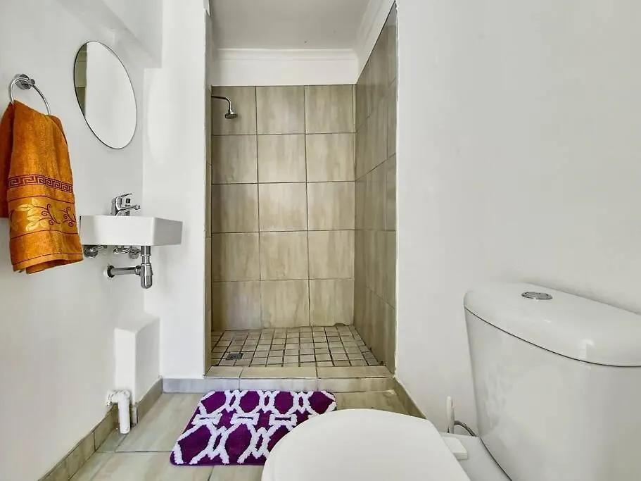 Cosy B&B At The Foothills Of Table Mountain-Secure Cape Town